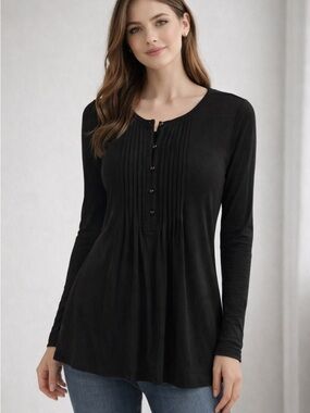 Black Long-Sleeve Pintuck Button Front Top